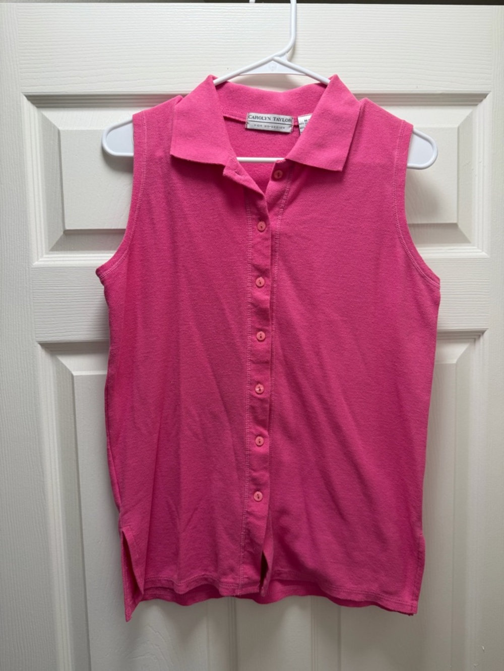 Carolyn Taylor Sleeveless Button-Down Top in Hot Pink